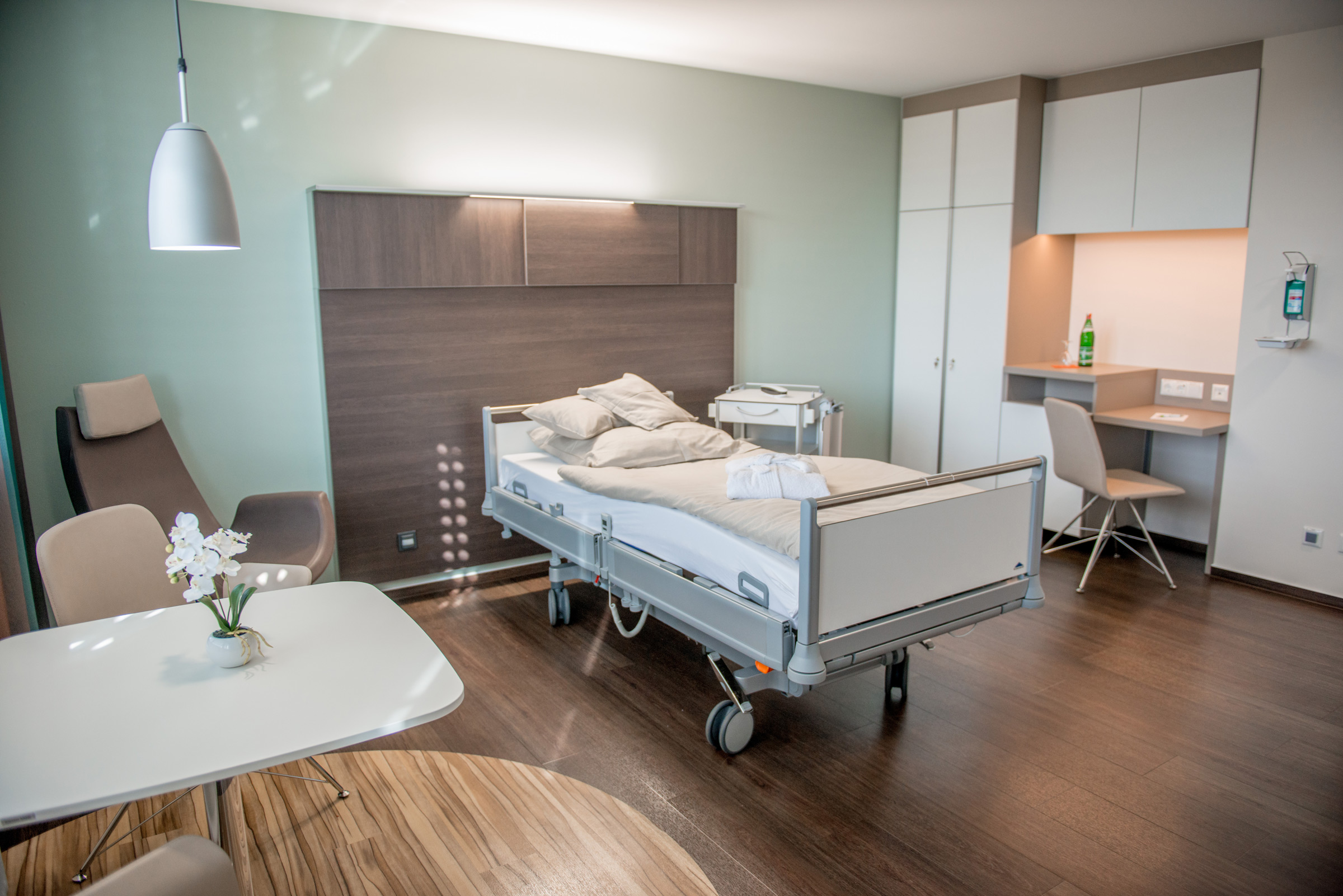 Ein Komfort Einzel-Krankenzimmer es Evangelischen Krankenhauses Wesel 